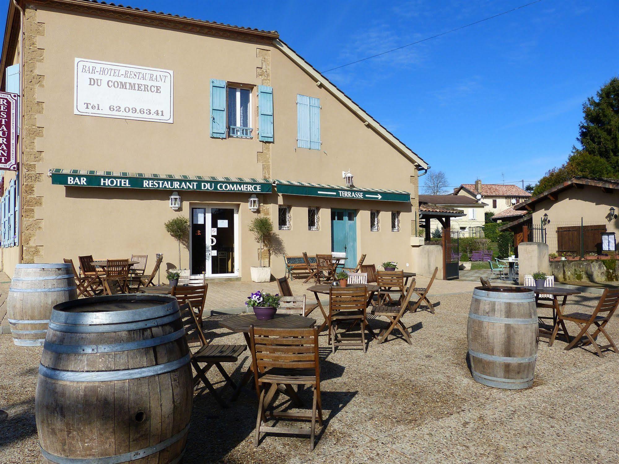 Hotel Restaurant Du Commerce Estang Exterior photo